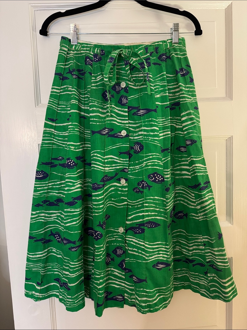 Vintage Surrey cotton blend A-Line Button-Front Skirt with Fish Print